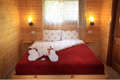 בין הר לים - הבקתות