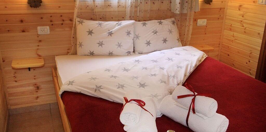 בין הר לים בקתות זוגיות (4).jpg