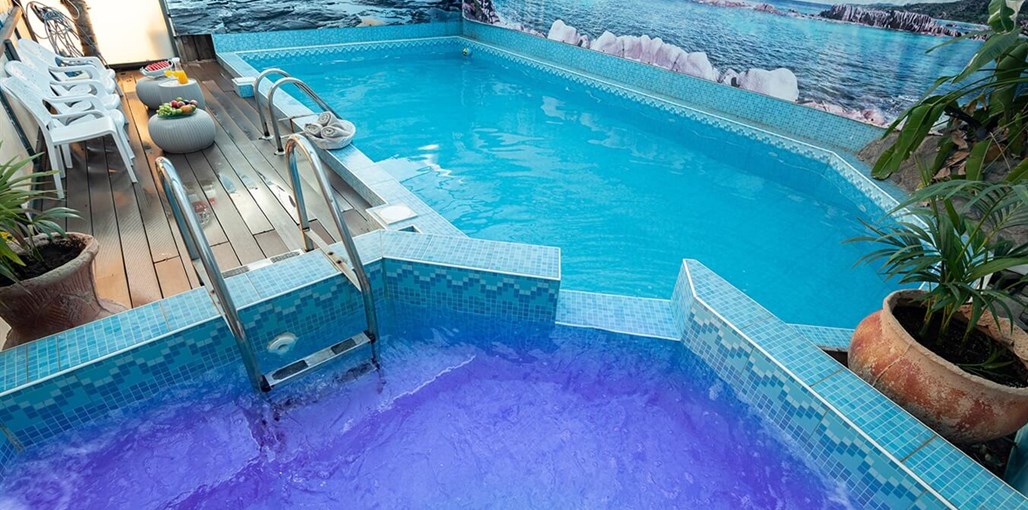 צימרים בקצה הטבע סאונה ובריכה (2).jpg