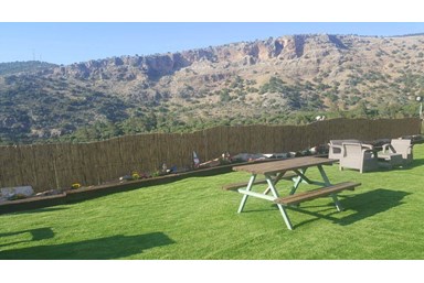 סוד הקסם הגלילי - החצר והנוף