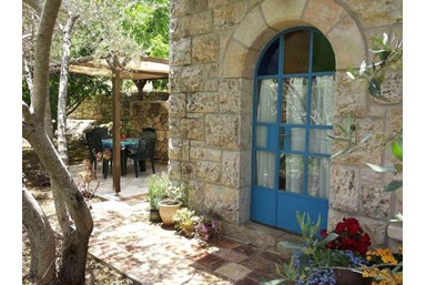 בצל הגפן - הסוויטה