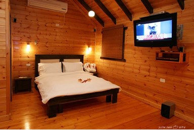 נח בתבור - החצר והנוף