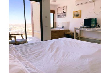 שדה כוכבים - איילת השחר