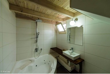 הבקתות של קלם  - בקתות עץ 1-2