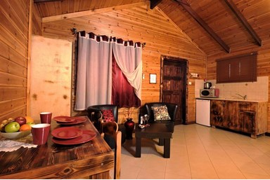 אלוני חן - בקתת אלון