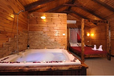 אלוני חן - בקתת אלון