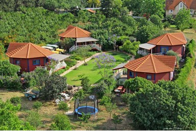 צימר בגבעה - הבקתות