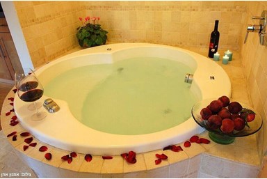 ליד הנחל - הסוויטה הגדולה