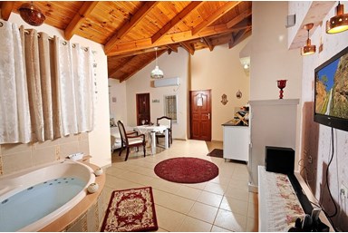 זריחה בכנרת - סוויטה 1