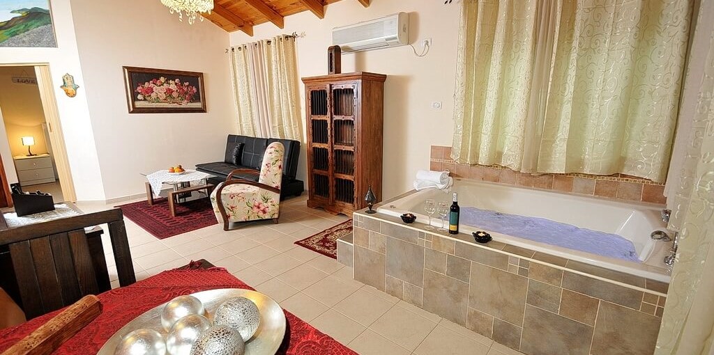 זריחה בכנרת סוויטה 2 (5).jpg