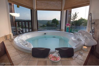 מרגנית בגליל - בקתת מור