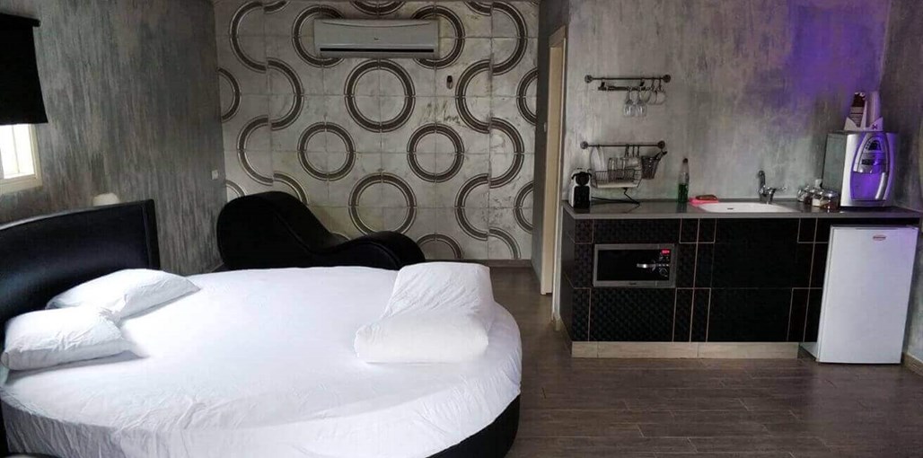 לאונצ'ו שחור (7).jpg