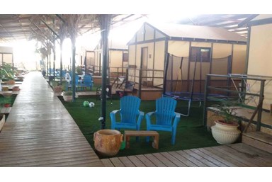 החווה של אדם  - המטבח המשותף והחצר