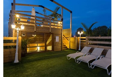 אחוזת הספא - הבריכה על הגג