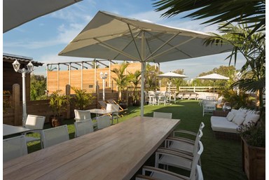 אחוזת הספא - הבריכה על הגג