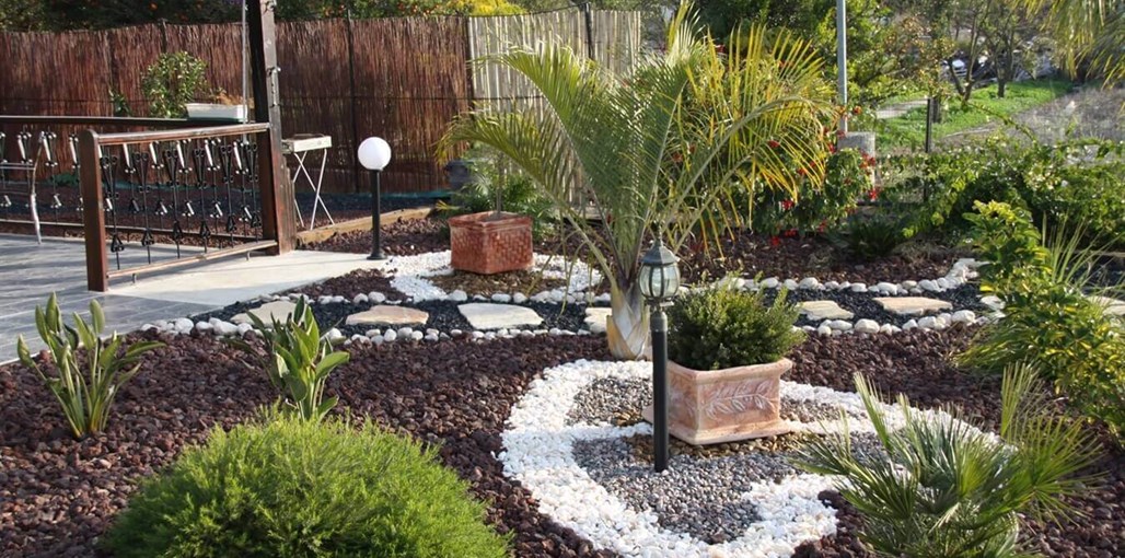 מול הצבר חצר הצימרים (3).JPG