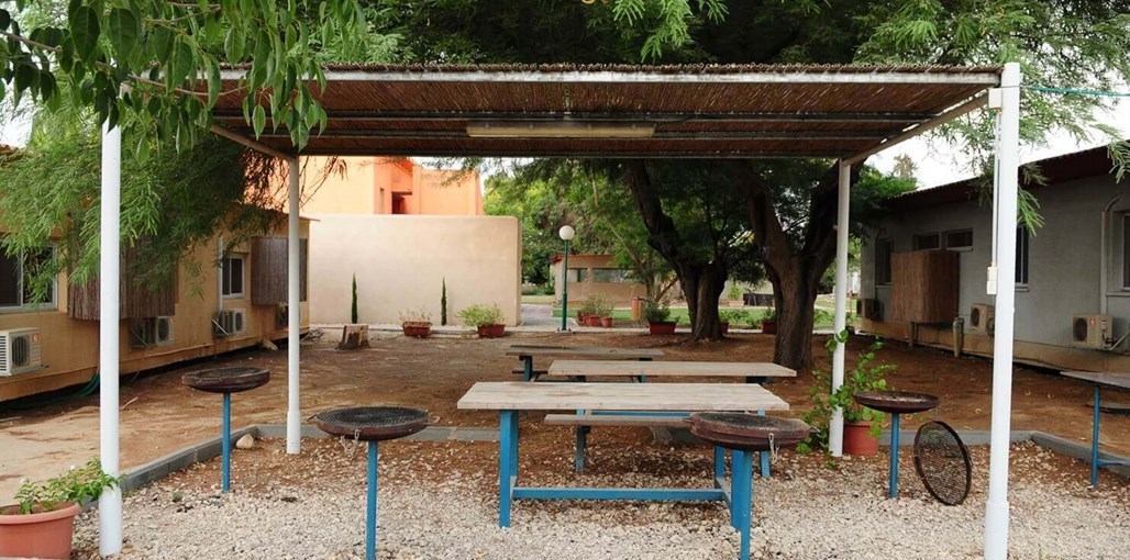 אורחן אורים המדשאות והחצר (16).JPG