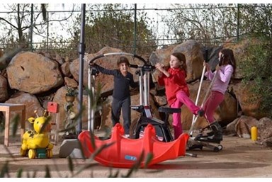 ללון ברמה - החצר