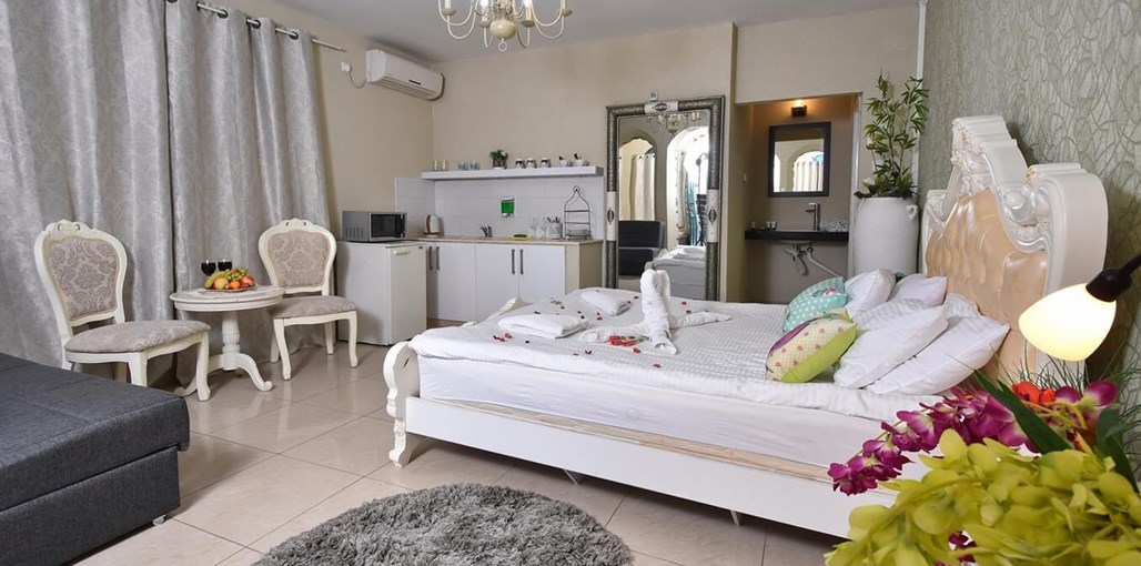 אחוזה מעבר לפינה סוויטה רומנטית (8).jpg