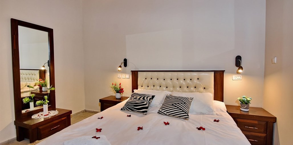 אחוזה מעבר לפינה משפחתית (4).jpg