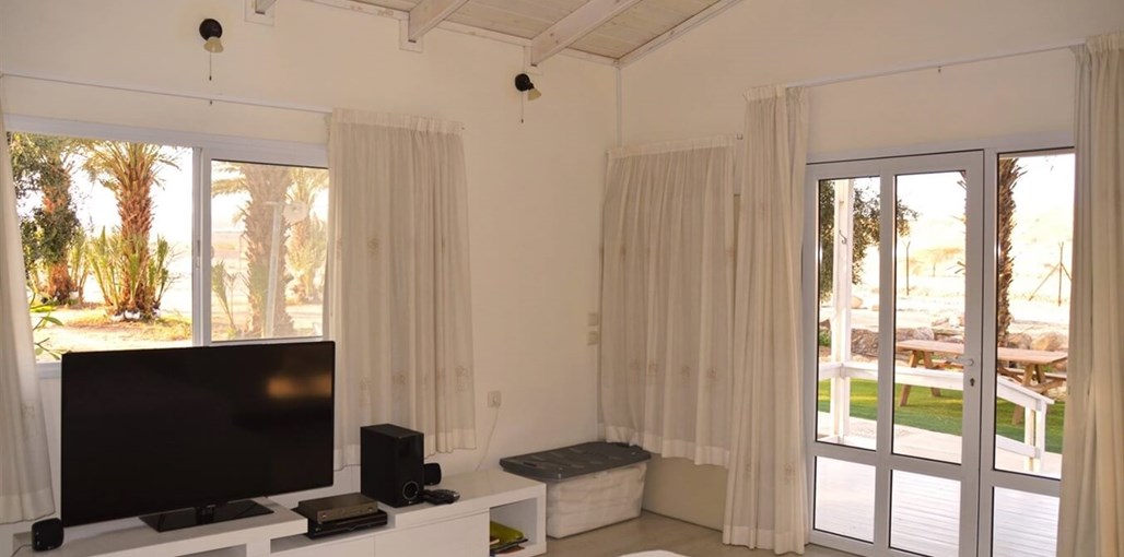 שקותאי בערבה הבקתה המפוארת (3).jpg