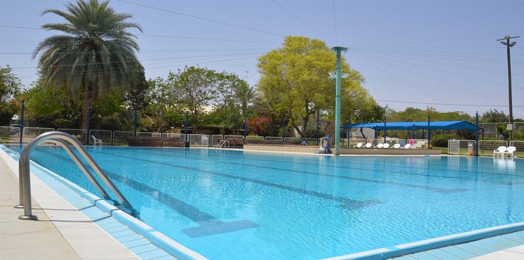 שקותאי בערבה הבריכה בישוב (1).jpg