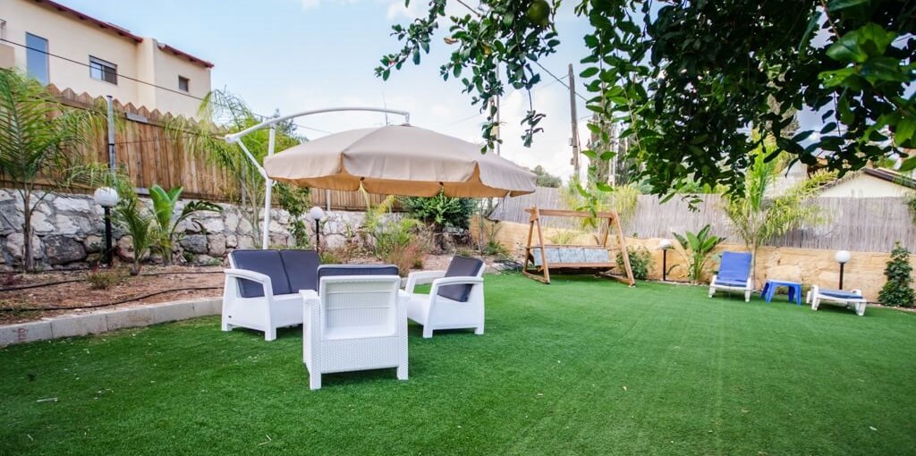 צימרים בנחת חצר ובריכה  (8).jpg