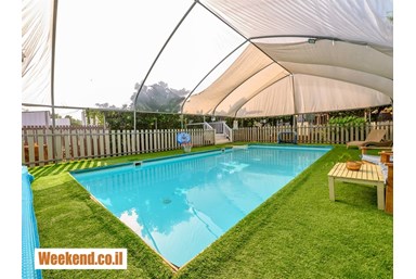 בקתות בצל הגפן 