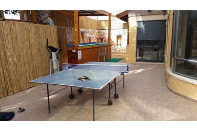 גג העולם - החצר והנוף