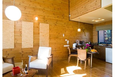 עין חרוד - סוויטות ובקתות עץ - סוויטות אירוס לזוגות