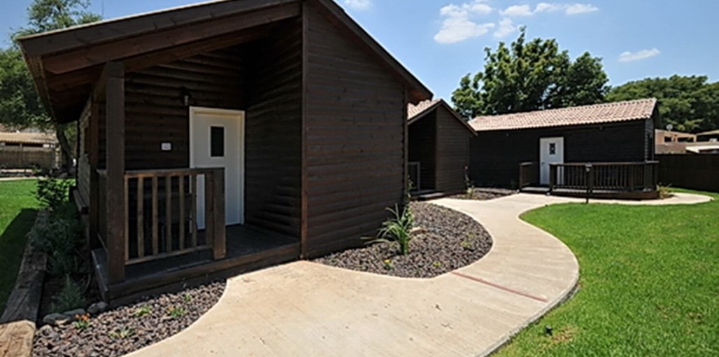 דרור בתבור הבריכה והחצר (4).JPG