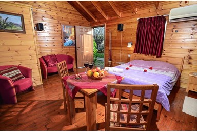 מבט אל הים - בריכה מחוממת