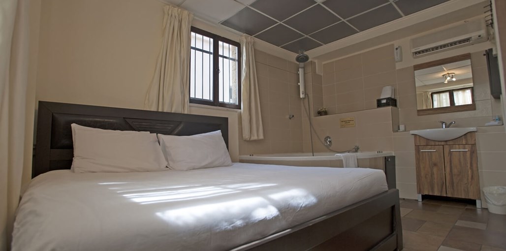 אחוזת רוטשילד יסמין (2).jpg