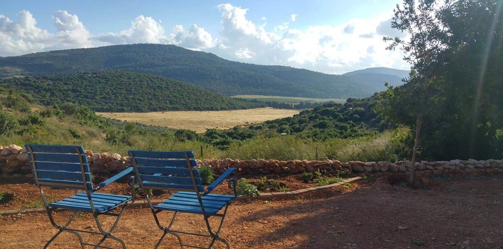 רויאל הגליל חצר ובריכה חדש (4).jpg