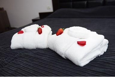 אל הגלעד - הסוויטה ה - I