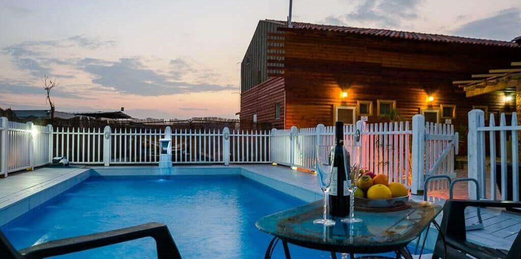 זריחה בגלבוע החצר והבריכה (8).jpg