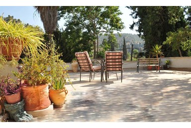 שירת הבריאה - המרפסת והנוף