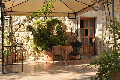 שירת הבריאה - המרפסת והנוף