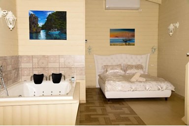 אחוזת הפרח בגני - סביון