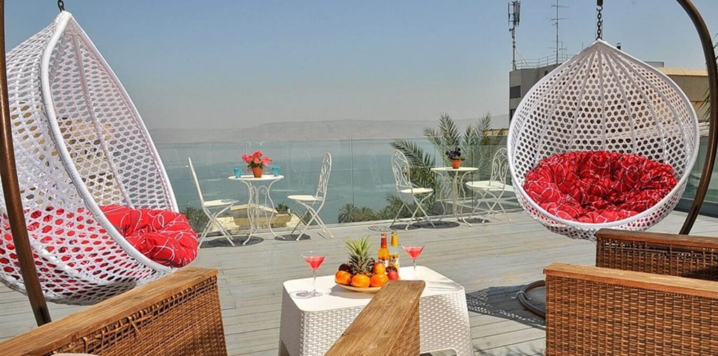 אחוזת כינורות הנוף והבריכה (3).JPG