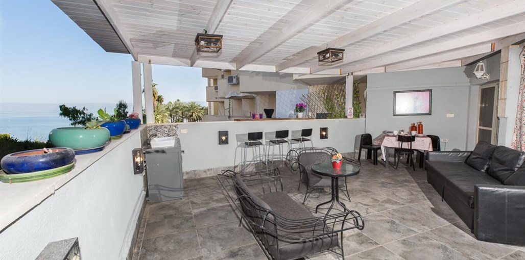 נוף אל מול כנרת נוף אל מול כנרת - המרפסת (1).JPG