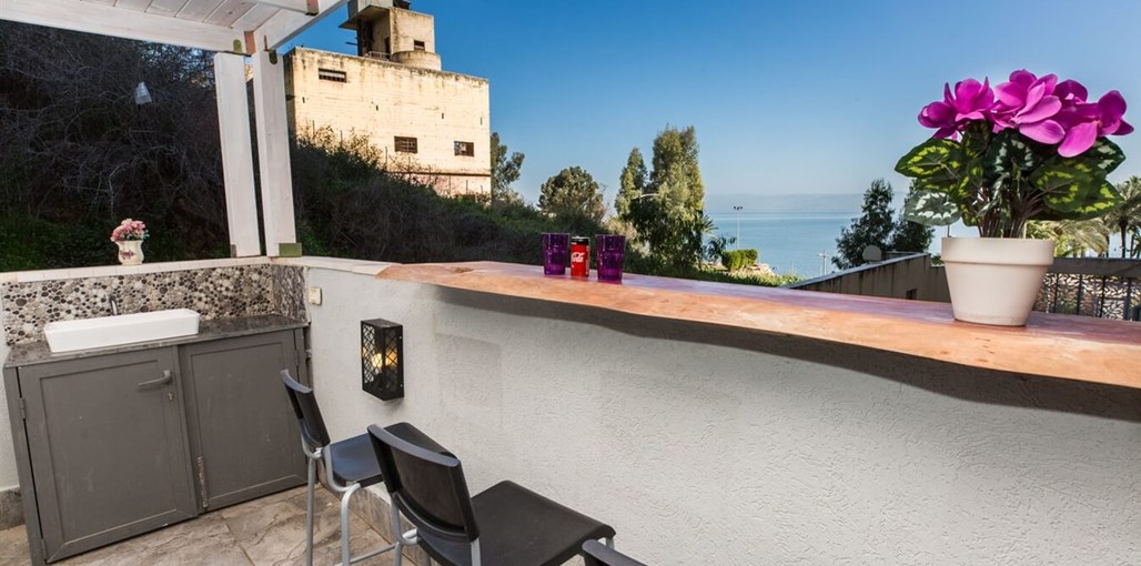 נוף אל מול כנרת נוף אל מול כנרת - המרפסת (13).JPG