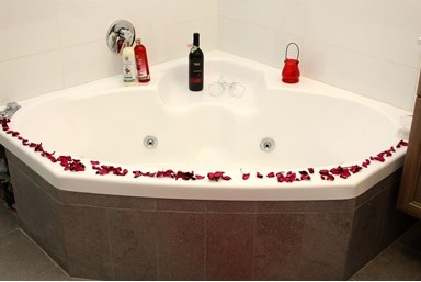 שירת המדבר יריחו - סוויטת ירח דבש