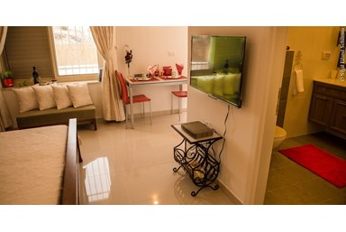 שירת המדבר יריחו - סוויטת הגן