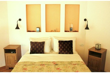 יערת הדבש בגליל - בצל האלה