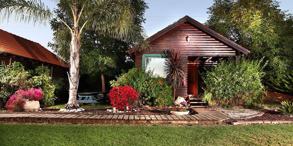 לינה בהר חצר ובריכה (13).jpg