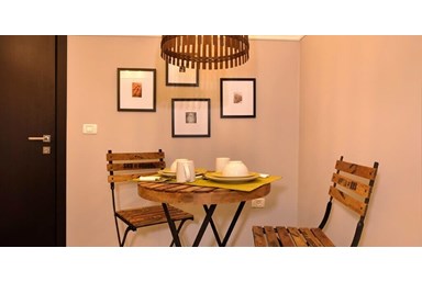 אורבן כפר ורדים - החצר והנוף הפנורמי