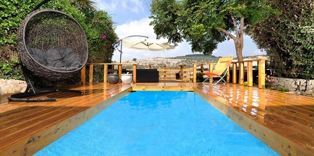 אורבן כפר ורדים חצר (7).jpg