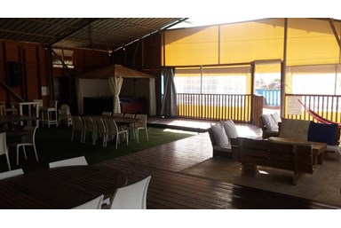 נוף החאן - החצר והבריכה