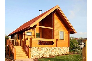 ניר בגליל - הבריכה והחצר